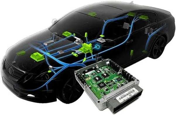 Remote car key with fitted transponder chip