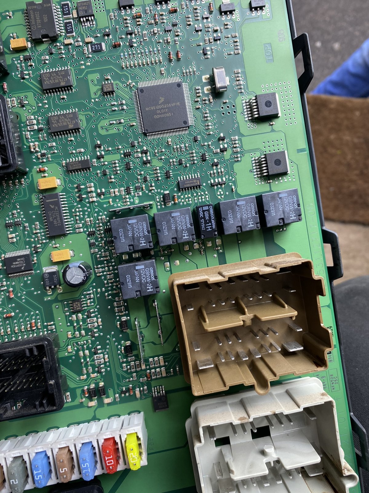 SmartTech EEPROM and advanced key-programming work — circuit board and specialist connections