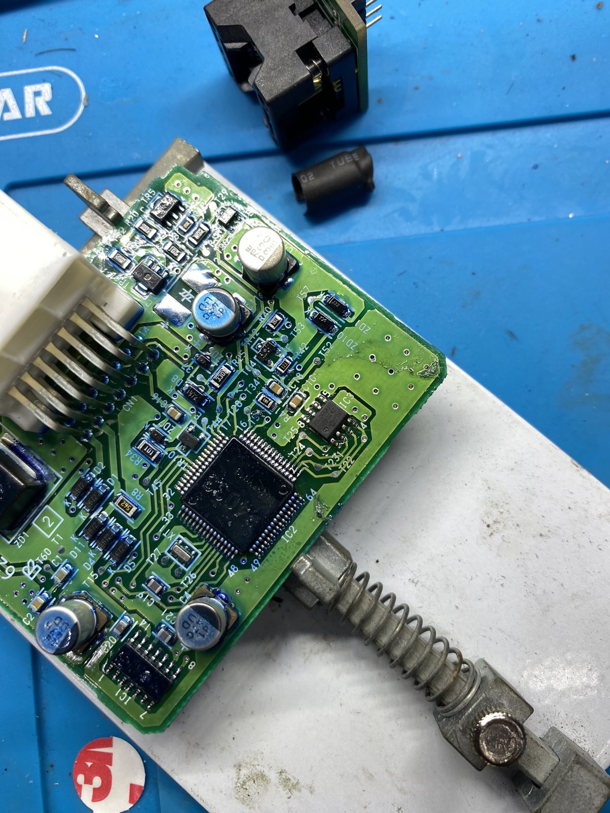SmartTech EEPROM and advanced key-programming work — circuit board and specialist connections