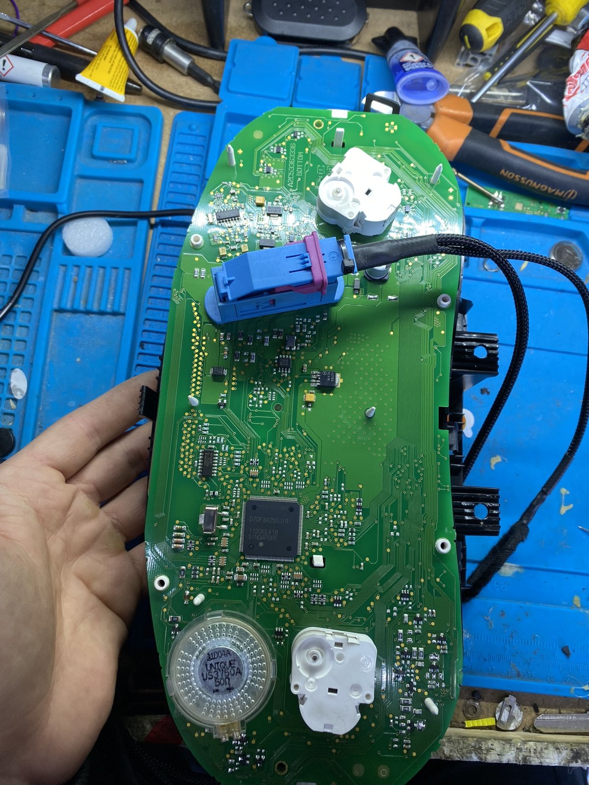SmartTech EEPROM and advanced key-programming work — circuit board and specialist connections