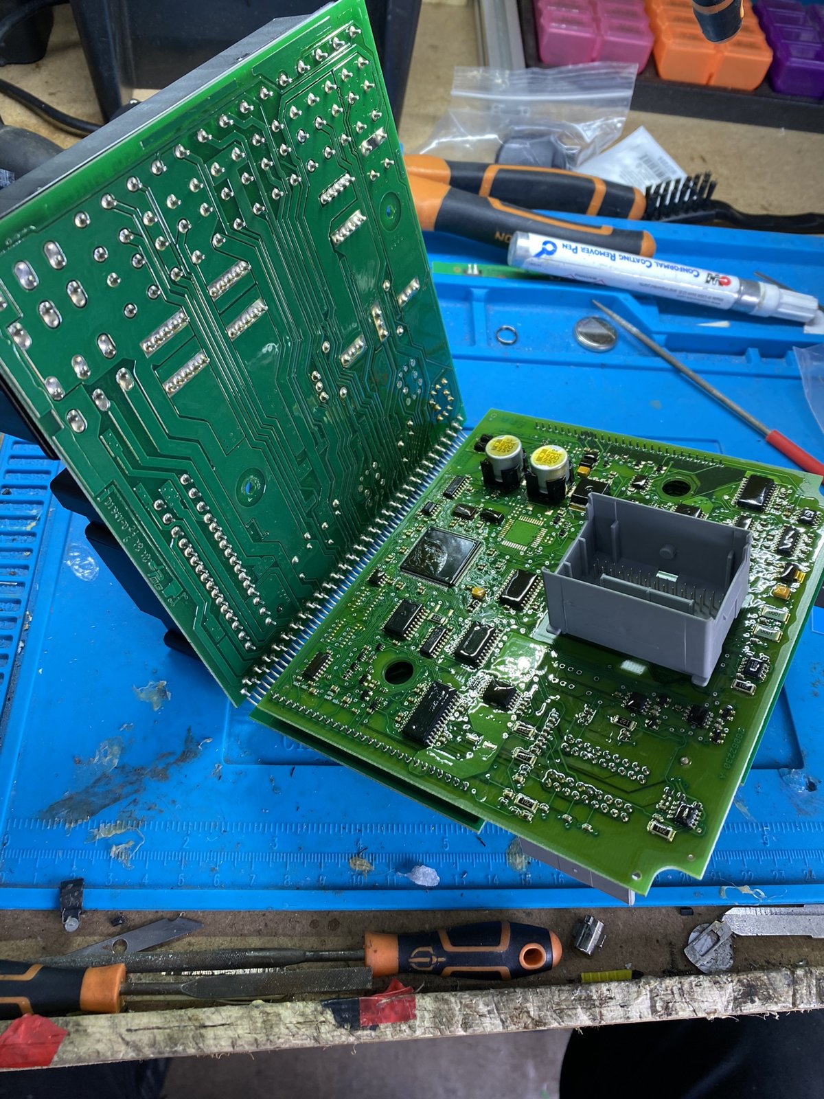 SmartTech EEPROM and advanced key-programming work — circuit board and specialist connections
