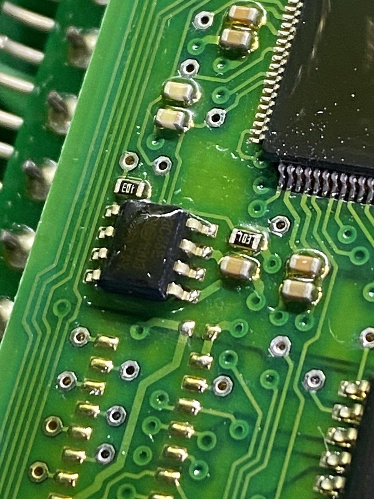 SmartTech EEPROM and advanced key-programming work — circuit board and specialist connections
