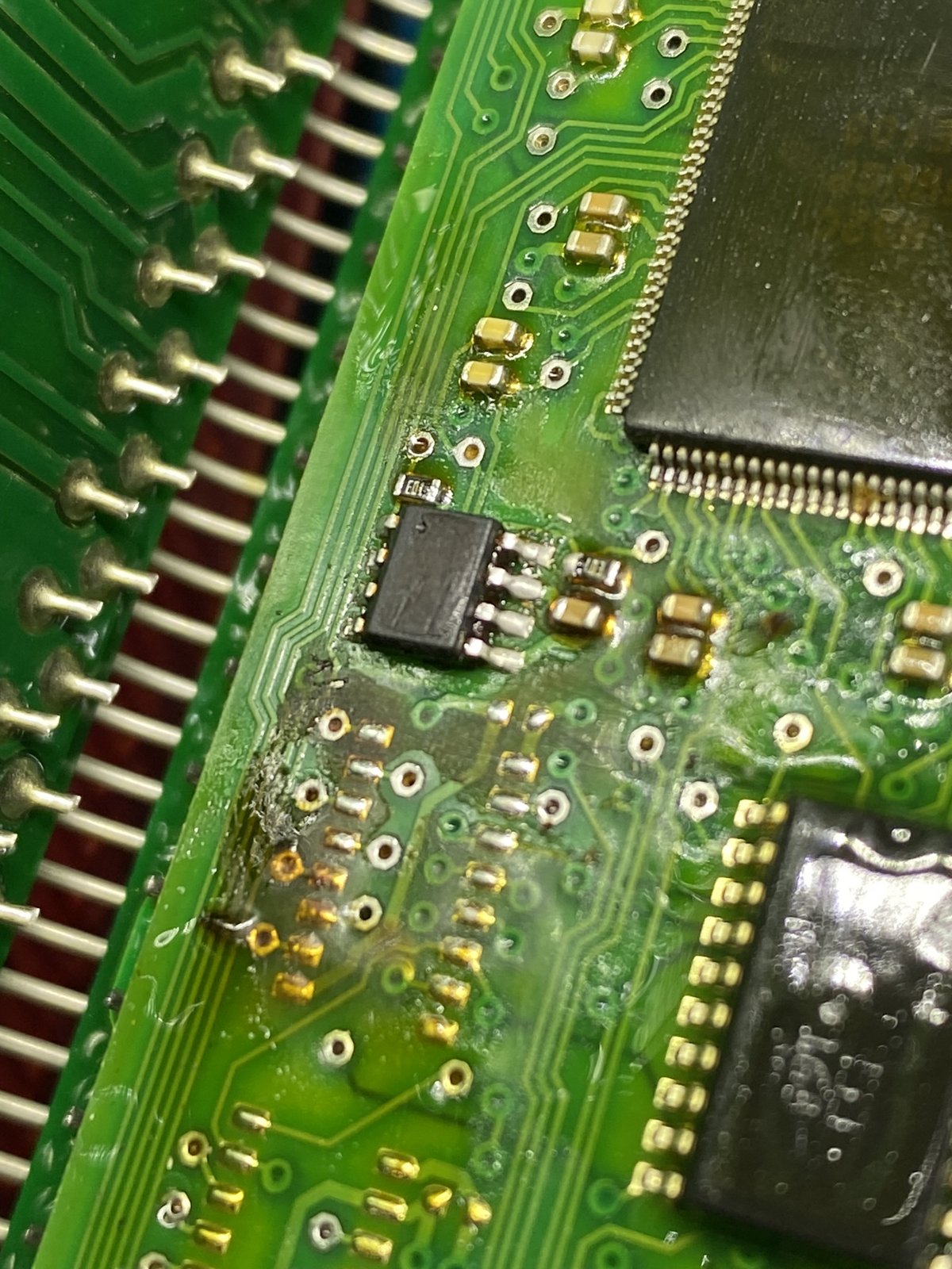 SmartTech EEPROM and advanced key-programming work — circuit board and specialist connections